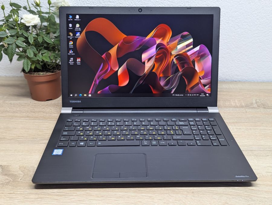 Ноутбук Б/В Toshiba Satellite Pro A50-E-11L, Intel Core i7-8550U, DDR4 8 GB, SSD 256GB, 15.6" Full HD