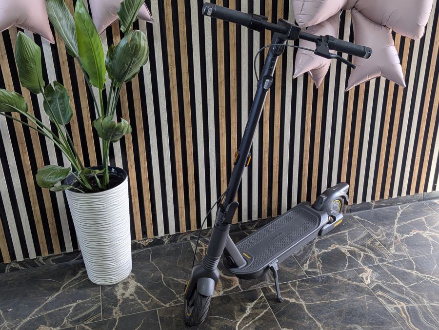 Б/В Електросамокат Ninebot KickScooter Max G2 модель 051501E
