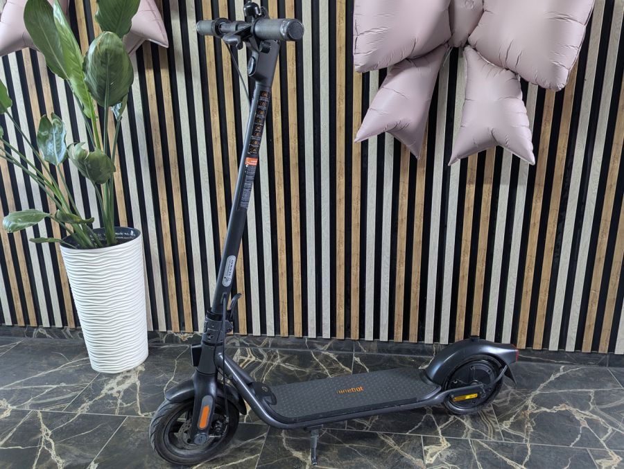Б/В Електросамокат Segway Ninebot KickScooter F2