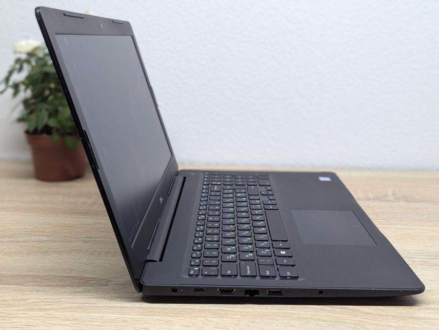 Ноутбук Б/В Dell Latitude 3590, Intel Core i5-7200U, DDR4 8 GB, SSD 128GB, 15.6" Full HD