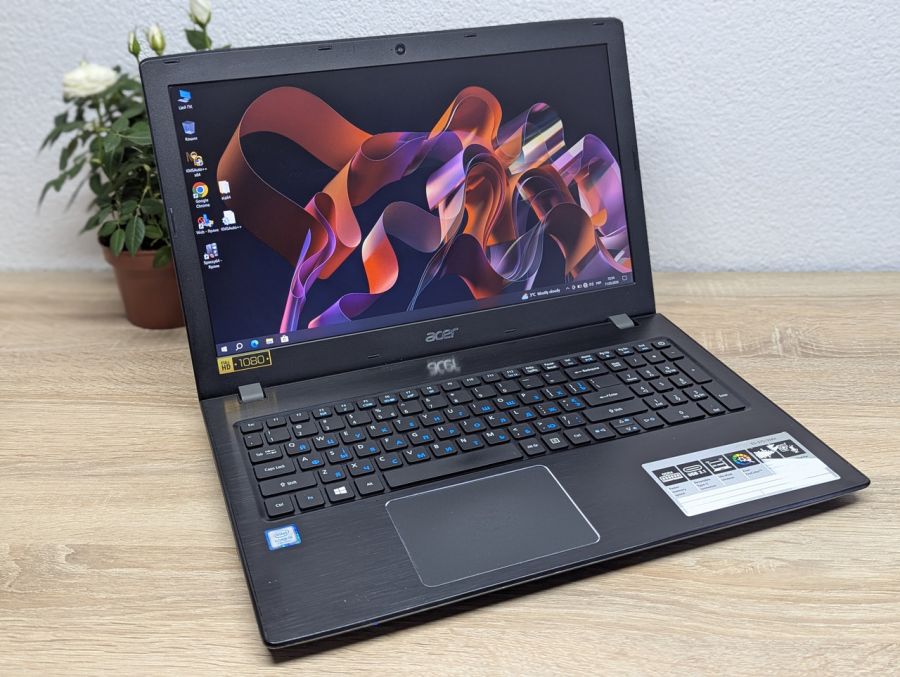 Уцінка! Ноутбук Б/В Acer Aspire E5-575, Intel Core i5-7200U, DDR4 8 GB, SSD 128GB, 15.6" Full HD