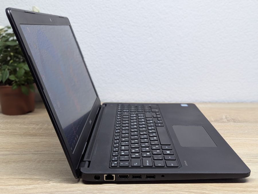 Уцінка! Ноутбук Б/В Dell Latitude 3580, Intel Core i3-7100U, DDR4 8 GB, SSD 128GB, 15.6" HD