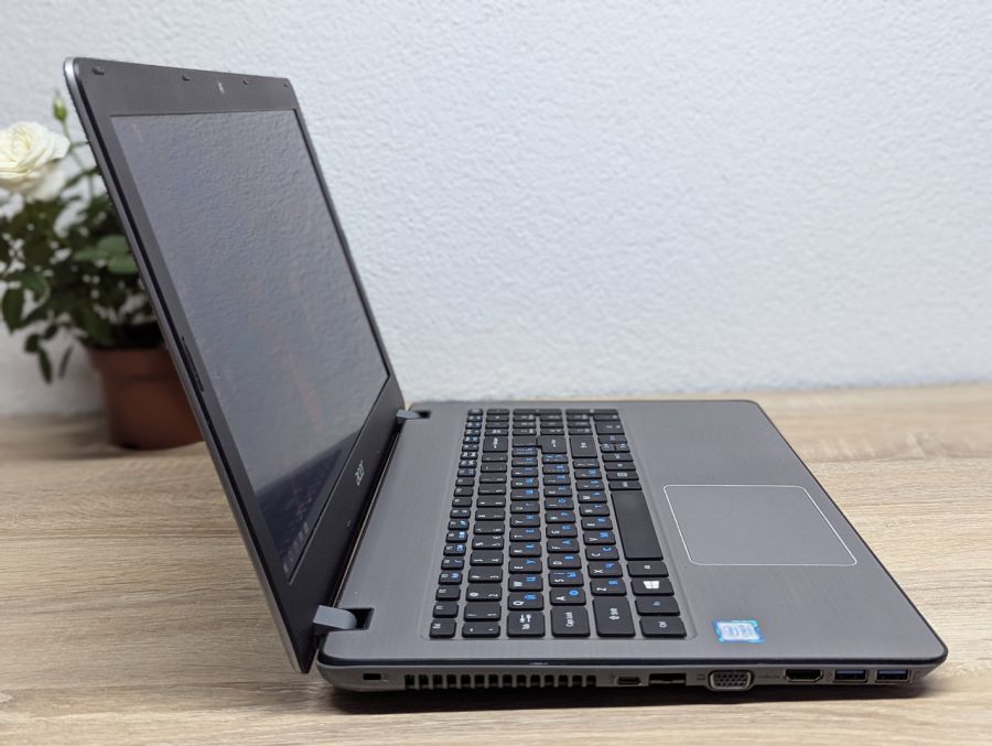 Ноутбук Б/В Acer Aspire F5-573G, Intel Core i5-7200U, DDR4 8 GB, SSD 128GB, NVIDIA GeForse 940MX 2Gb, 15.6" Full HD