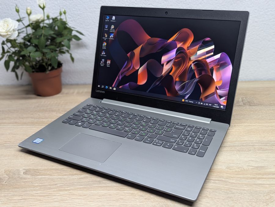 Уцінка! Ноутбук Б/В Lenovo IdeaPad 330-15IKB, Intel Core i3-8130U, DDR4 8 GB, SSD 128GB, 15.6" HD