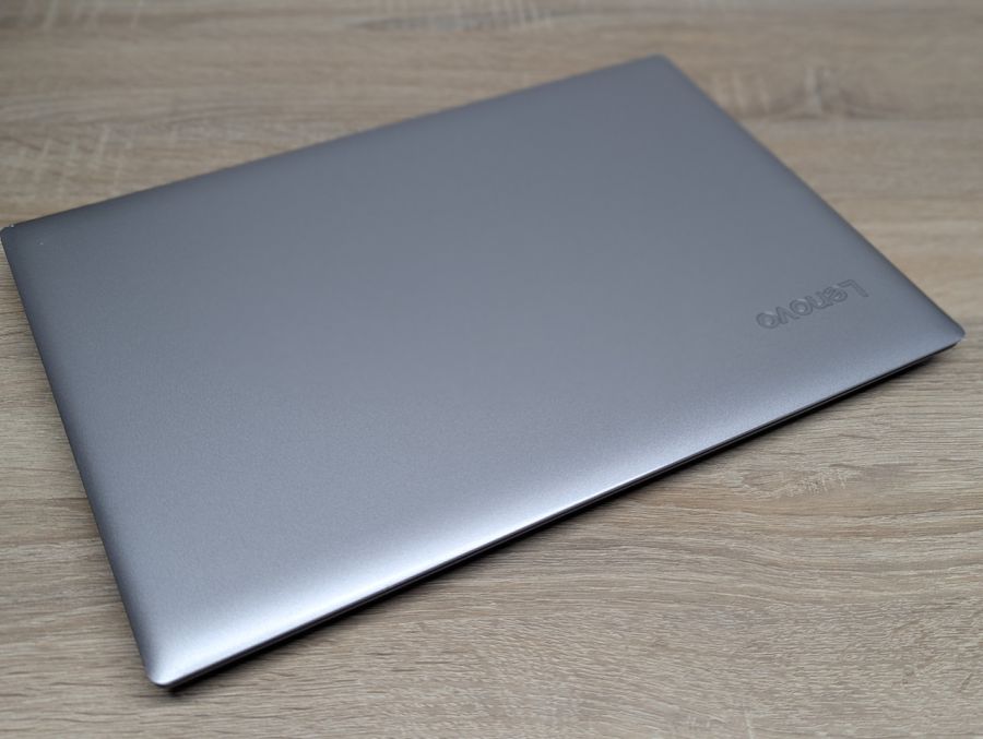 Уцінка! Ноутбук Б/В Lenovo IdeaPad 330-15IKB, Intel Core i3-8130U, DDR4 8 GB, SSD 128GB, 15.6" HD
