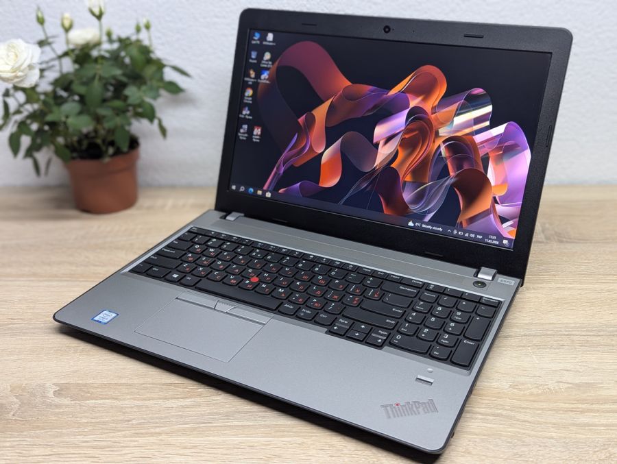 Уцінка! Ноутбук Б/В Lenovo ThinkPad E570, Intel Core i3-7100U, DDR4 8 GB, SSD 128GB, 15.6" HD [ProductHub SKU L461]