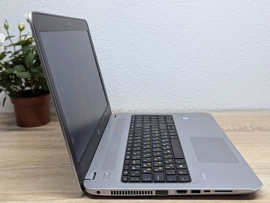 Уцінка! Ноутбук Б/В HP ProBook 450 G4, Intel Core i5-7200U, DDR4 8 GB, SSD 128GB, 15.6" HD