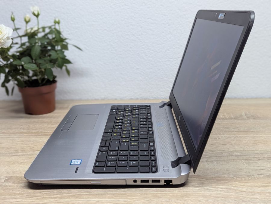 Уцінка! Ноутбук Б/В HP ProBook 450 G3, Intel Core i5-6200U, DDR3 8 GB, SSD 128GB, 15.6" HD