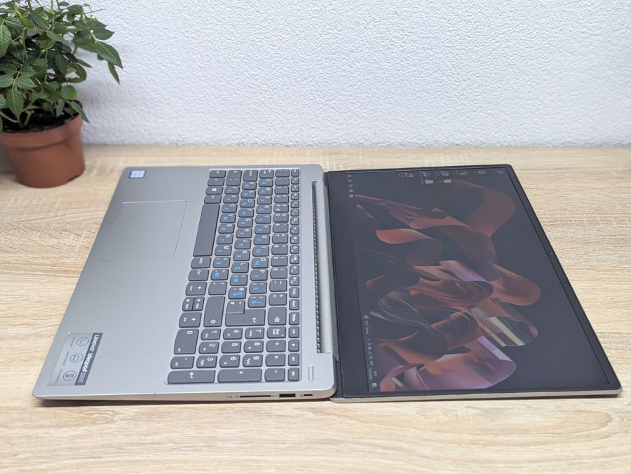 Ноутбук Б/В Lenovo IdeaPad 330S-15IKB, Intel Core i5-8250U, DDR4 12 GB, SSD 256GB, 15" Full HD
