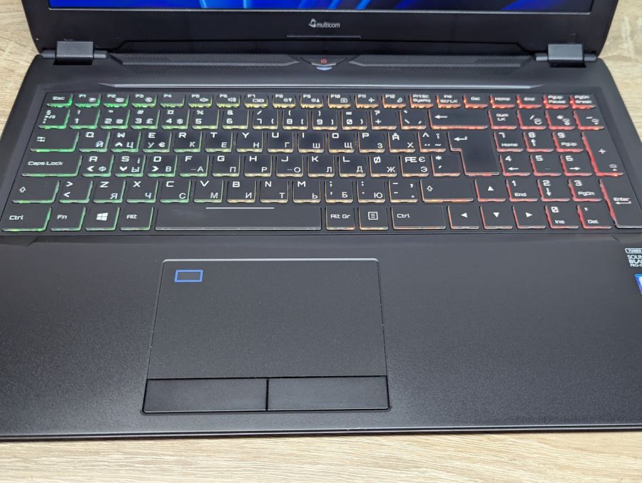 Ноутбук Б/В Multicom Norge P850HR, Intel Core i7-7700HQ, DDR4 32 GB, SSD 256GB + HDD 1TB, NVIDIA GeForce GTX 1070 8Gb, 15.6" Full HD