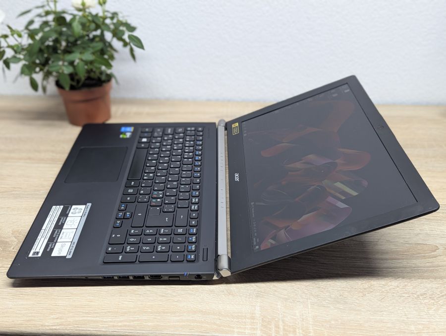 Уцінка! Ноутбук Б/В Acer Aspire VN7-571G, Intel Core i5-4210U, DDR3 12 GB, SSD 256GB + HDD 1TB, NVIDIA GeForce GTX 850M 4Gb, 15.6" Full HD