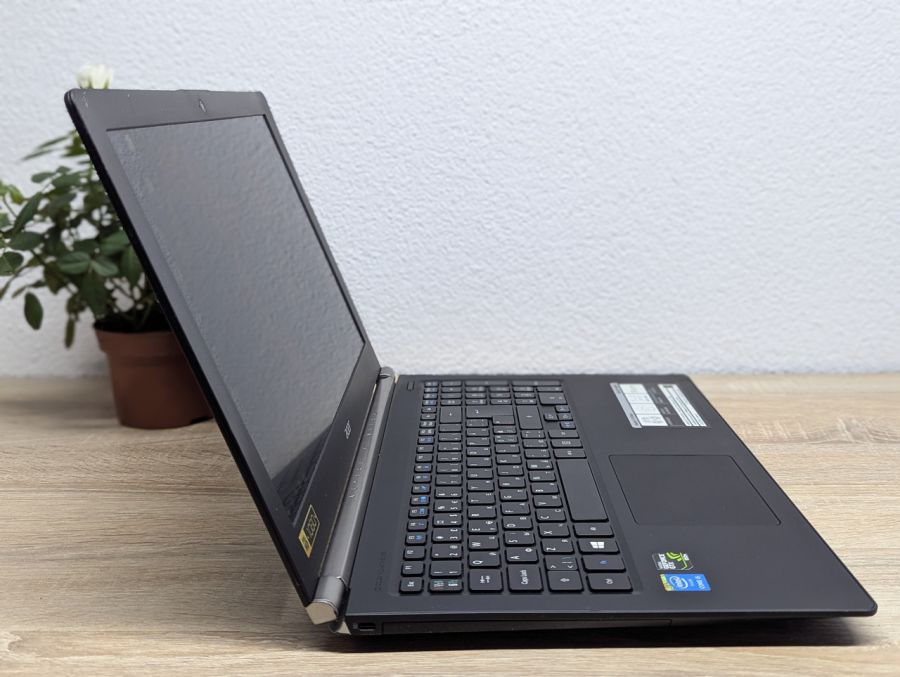 Уцінка! Ноутбук Б/В Acer Aspire VN7-571G, Intel Core i5-4210U, DDR3 12 GB, SSD 256GB + HDD 1TB, NVIDIA GeForce GTX 850M 4Gb, 15.6" Full HD