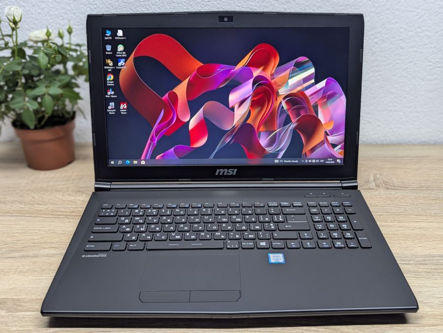 Ноутбук Б/В MSI MS-16J6, Intel Core i5-6300HQ, DDR4 16 GB, HDD 750GB + SSD 256GB, GTX 950M 2Gb, 15.6" Full HD