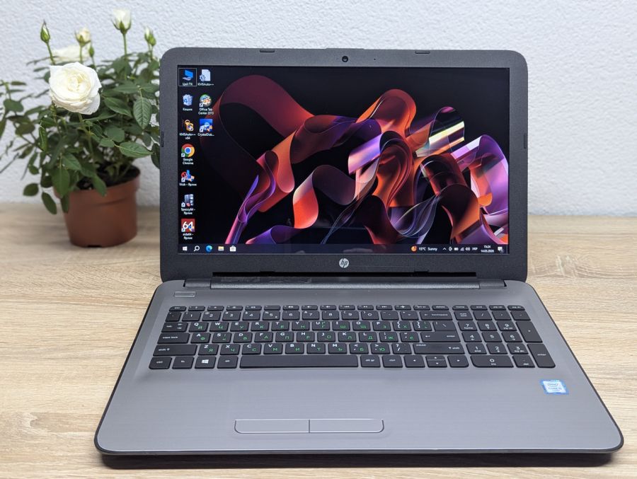 Уцінка! Ноутбук Б/В HP Notebook 15 81EB, Intel Core i5-6200U, DDR4 8 GB, SSD 128GB, 15.6" HD