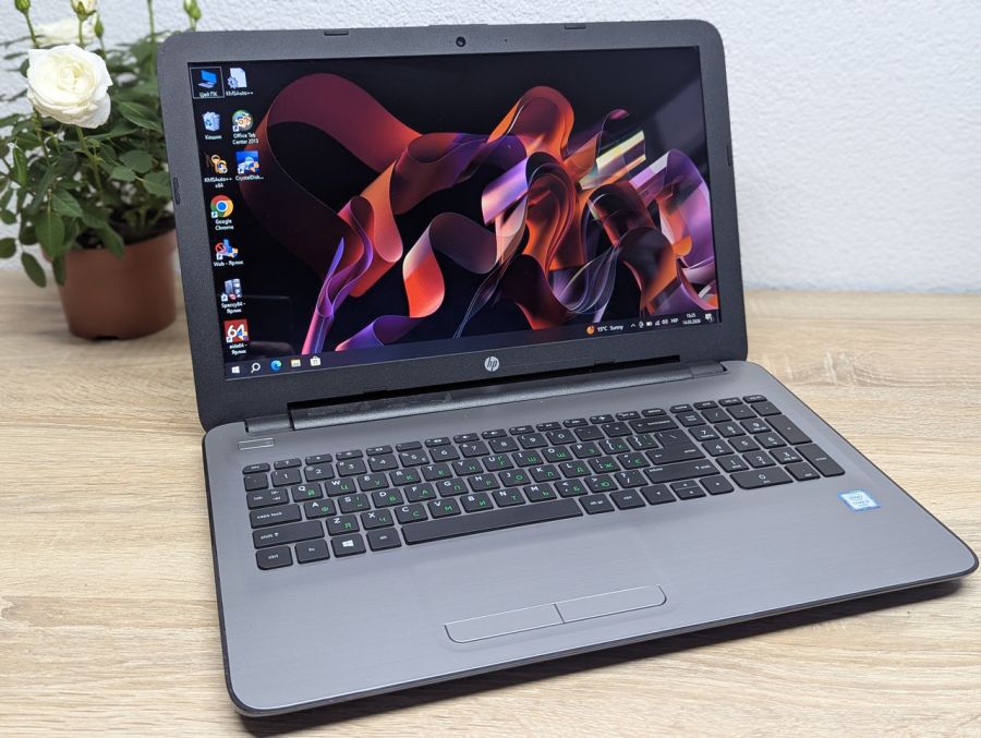 Уцінка! Ноутбук Б/В HP Notebook 15 81EB, Intel Core i5-6200U, DDR4 8 GB, SSD 128GB, 15.6" HD