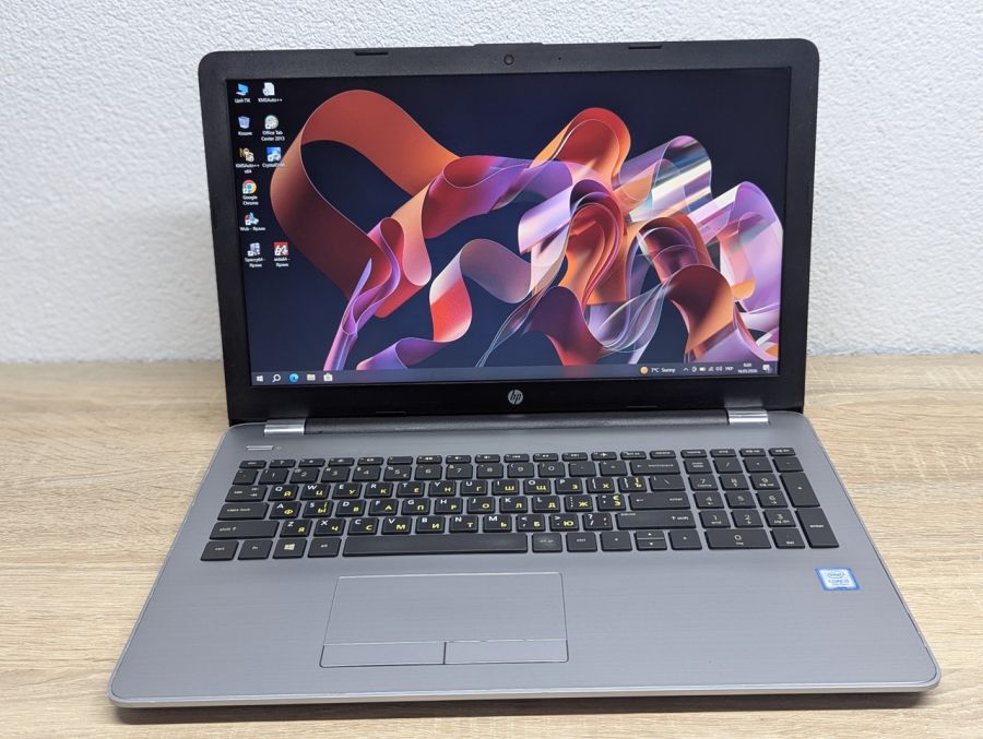 Уцінка! Ноутбук Б/В HP 250 G6, Intel Core i5-7200U, DDR4 8 GB, SSD 128GB, 15.6" Full HD