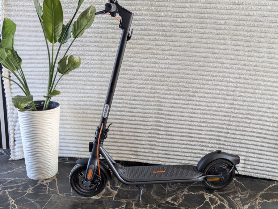 Б/В Електросамокат Segway Ninebot KickScooter F2 Plus (модель 051202E)