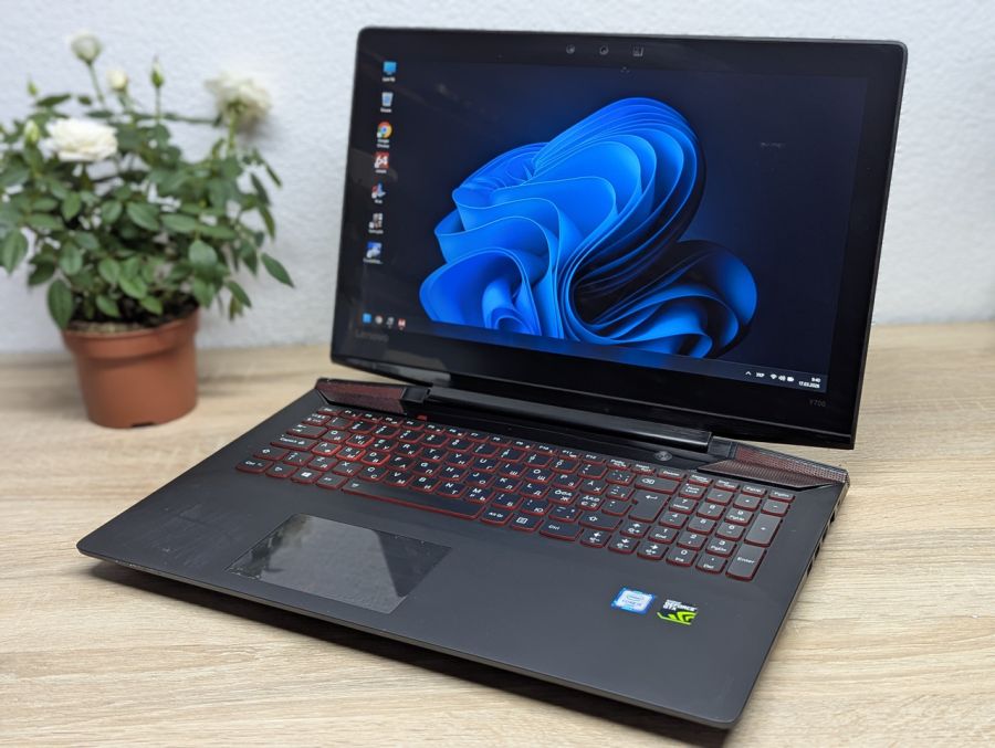 Уцінка! Ноутбук Б/В Lenovo IdeaPad Y700, Intel Core i5-6300HQ, DDR4 8 GB, SSD 256GB + SSD 1TB, GeForce GTX 960M 2Gb, 15.6" Full HD