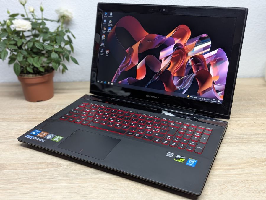Ноутбук Б/В Lenovo IdeaPad Y50-70, Intel Core i7-4720HQ, DDR3 16 GB, SSD 360GB, NVIDIA GeForce GTX 960M 2Gb, 15.6" Full HD