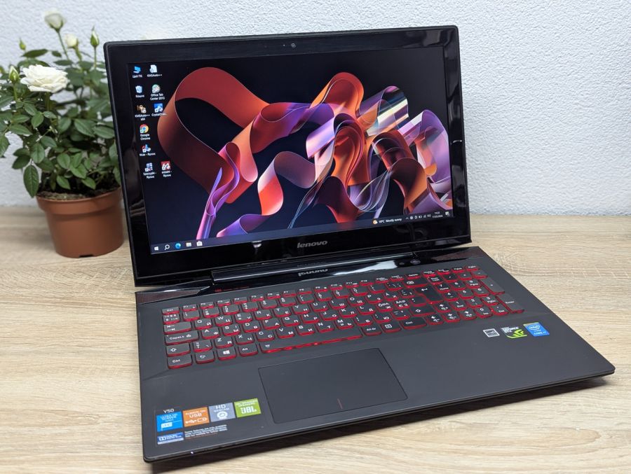 Ноутбук Б/В Lenovo IdeaPad Y50-70, Intel Core i7-4720HQ, DDR3 16 GB, SSD 360GB, NVIDIA GeForce GTX 960M 2Gb, 15.6" Full HD
