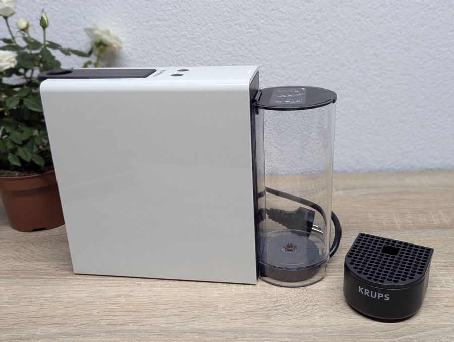 Новий Капсульна кавомашина Krups Nespresso Essenza Mini XN1101