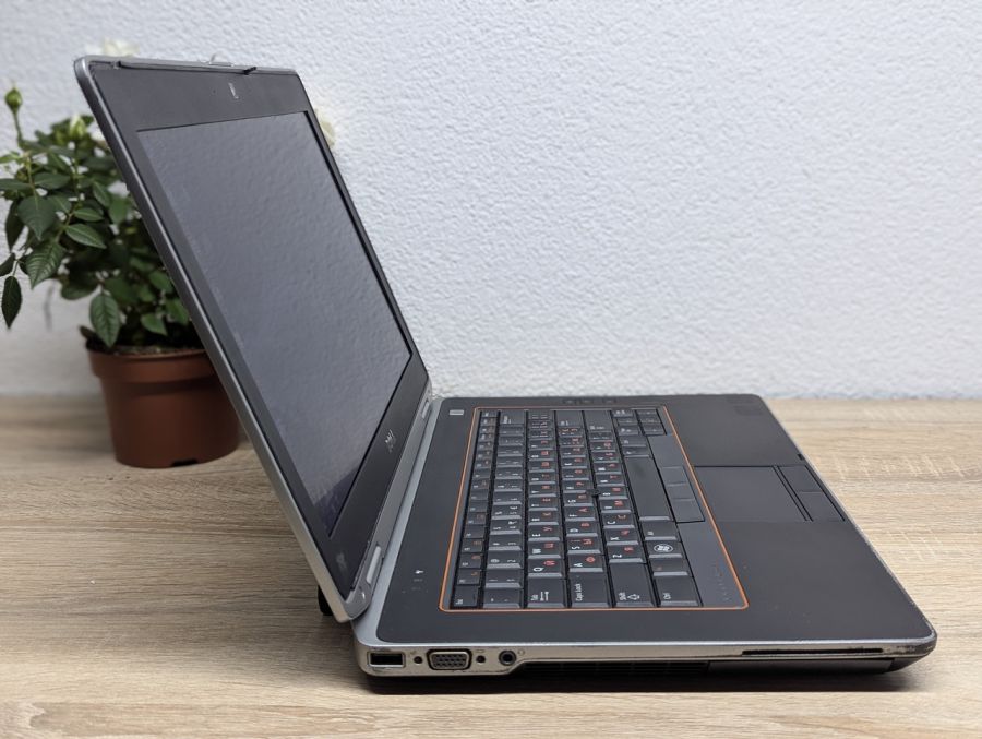 Уцінка! Ноутбук Б/В Dell Latitude E6420, Intel Core i5-2520M, DDR3, SSD 128GB, 15.6" HD