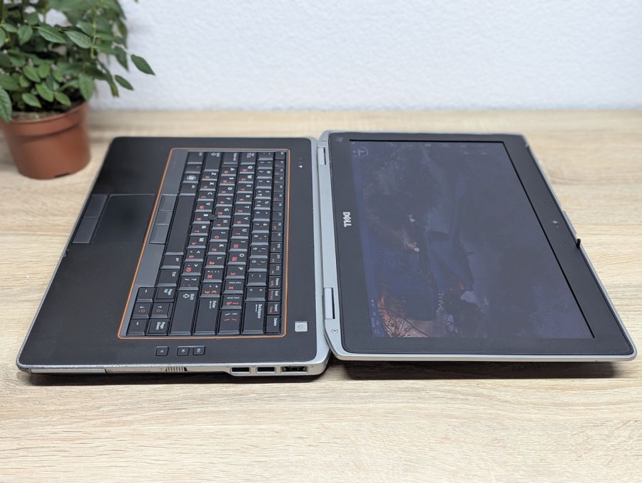 Уцінка! Ноутбук Б/В Dell Latitude E6420, Intel Core i5-2520M, DDR3, SSD 128GB, 15.6" HD