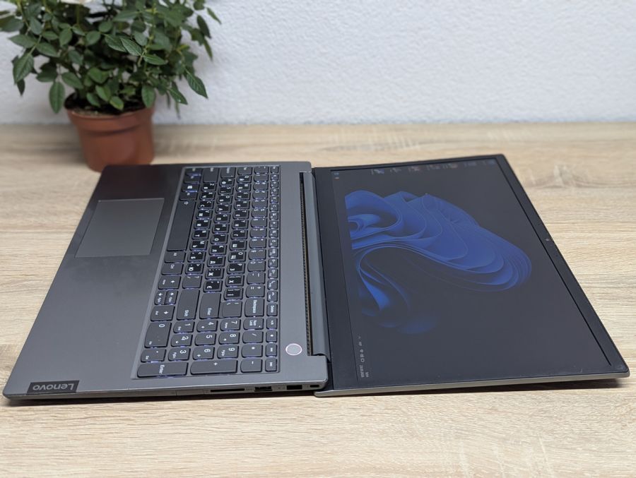Ноутбук Б/В Lenovo ThinkBook 15IIL, Intel Core i5-1035G4, DDR4 16 GB, SSD 256GB, 15.6" Full HD