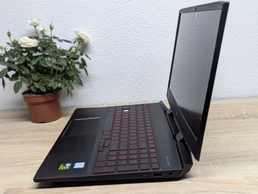 Б/В Ноутбук на розбір HP Omen