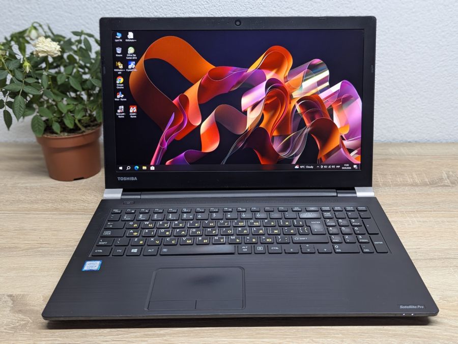 Ноутбук Б/В Toshiba Satellite Pro A50-E-1DD, Intel Core i5-8250U, DDR4 8 GB, SSD 128GB, 15.6" Full HD