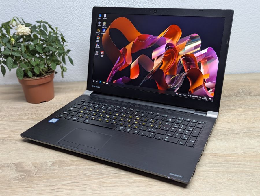 Ноутбук Б/В Toshiba Satellite Pro A50-E-1DD, Intel Core i5-8250U, DDR4 8 GB, SSD 128GB, 15.6" Full HD