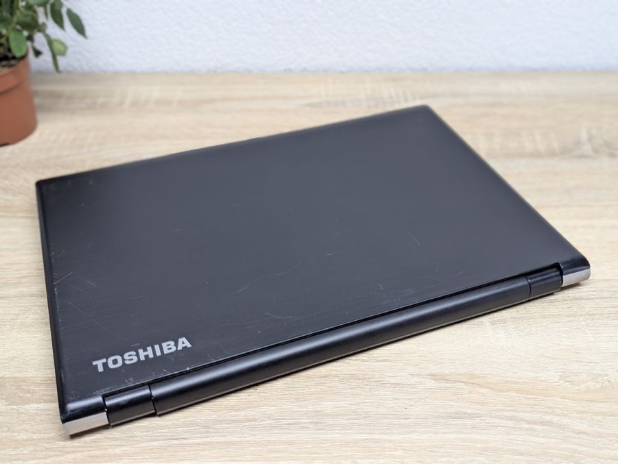 Ноутбук Б/В Toshiba Satellite Pro A50-E-1DD, Intel Core i5-8250U, DDR4 8 GB, SSD 128GB, 15.6" Full HD