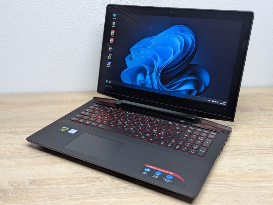 Ноутбук Б/В Lenovo IdeaPad Y700, Intel Core i5-6300HQ, DDR4 8 GB, SSD 256GB + SSD 1TB, GeForce GTX 960M 2Gb, 15.6" Full HD