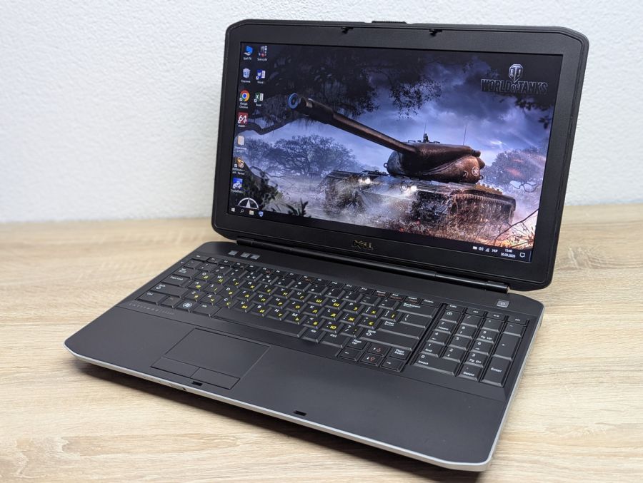 Уцінка! Ноутбук Б/В Dell Latitude E5530, Intel Core i3-2370U, DDR3 8 GB, SSD 128GB, 15.6" HD
