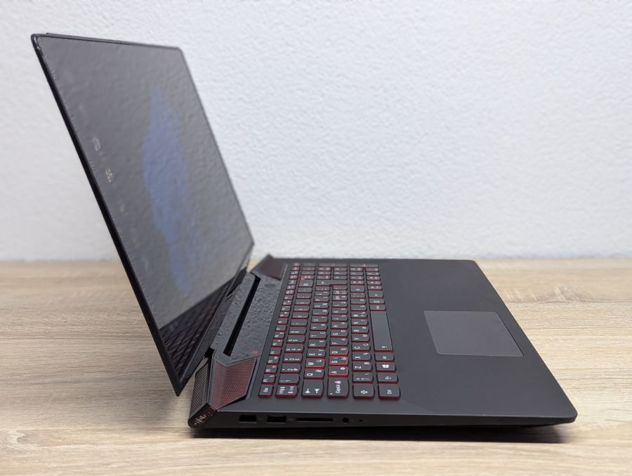 Уцінка! Ноутбук Б/В Lenovo IdeaPad Y700, Intel Core i5-6300HQ, DDR4 16 GB, SSD 256GB, GeForce GTX 960M 2Gb, 15.6" Full HD