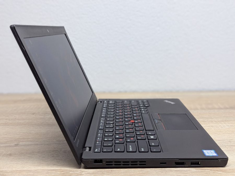 Ноутбук Б/В Lenovo X270, Intel Core i5-6200U, DDR4 8 GB, SSD 128GB, 12" HD