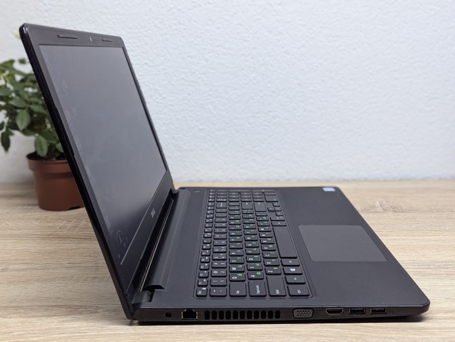 Уцінка! Ноутбук Б/В Dell Vostro 15-3568, Intel Core i3-7130U, DDR4 8 GB, SSD 128GB, 15.6" HD