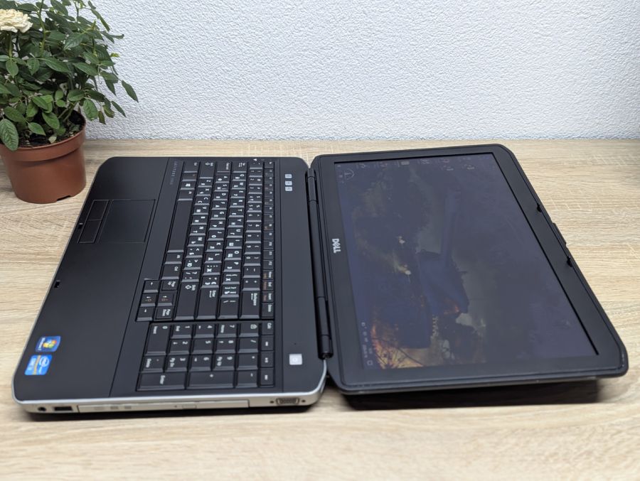 Ноутбук Б/В Dell Latitude E5530, Intel Core i3-3110M, DDR3 8 GB, SSD 128GB, 15.6" HD