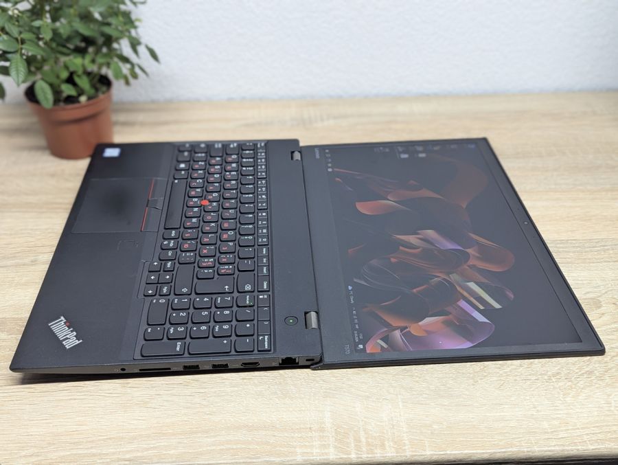 Уцінка! Ноутбук Б/В Lenovo ThinkPad T570, Intel Core i5-7300U, DDR4 8 GB, SSD 128GB, 15.6" Full HD