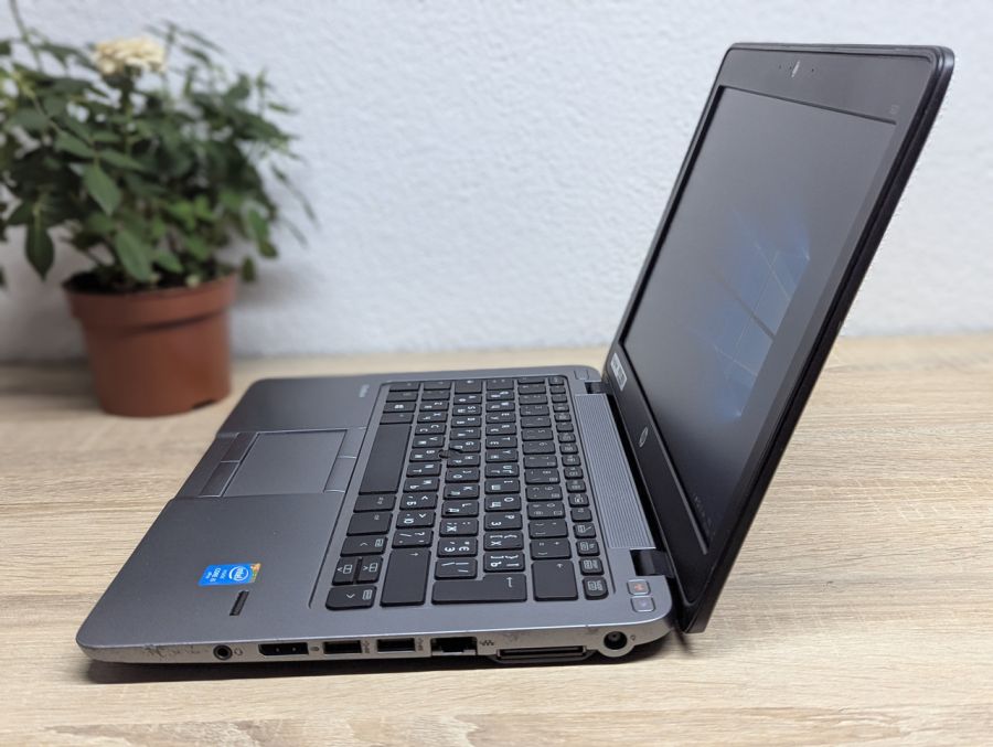 Ноутбук Б/В HP EliteBook 820 G2, Intel Core i5-5300U, DDR3 8 GB, SSD 256GB, 12" Full HD