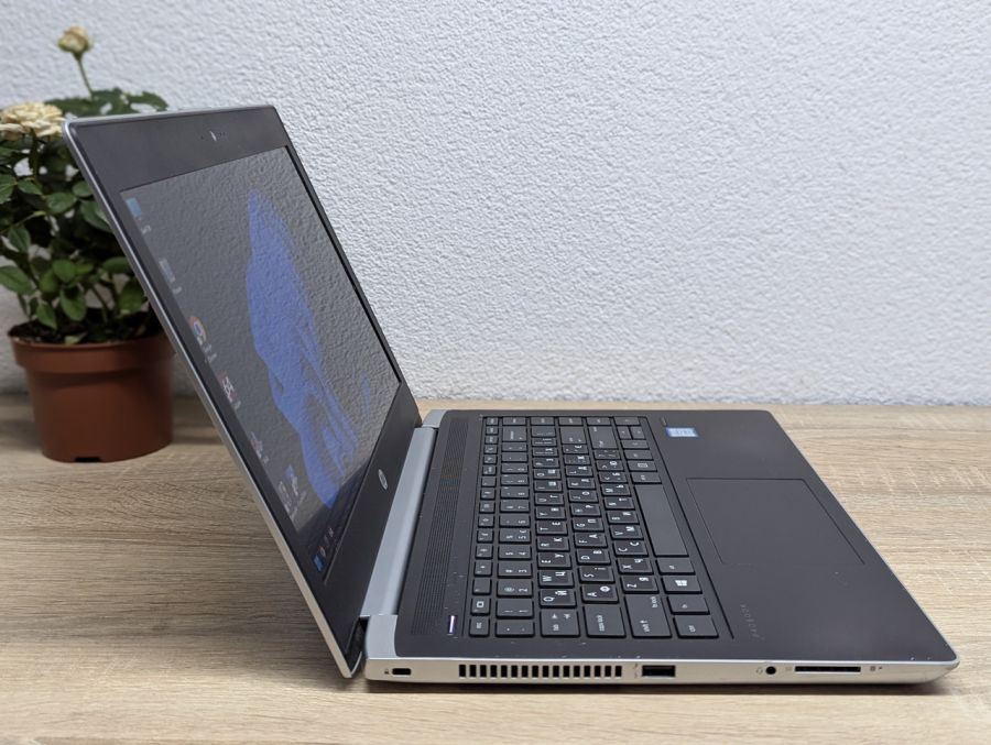 Ноутбук Б/В HP ProBook 430 G5, Intel Core i3-7100U, DDR4 8 GB, SSD 256GB, 13" Full HD