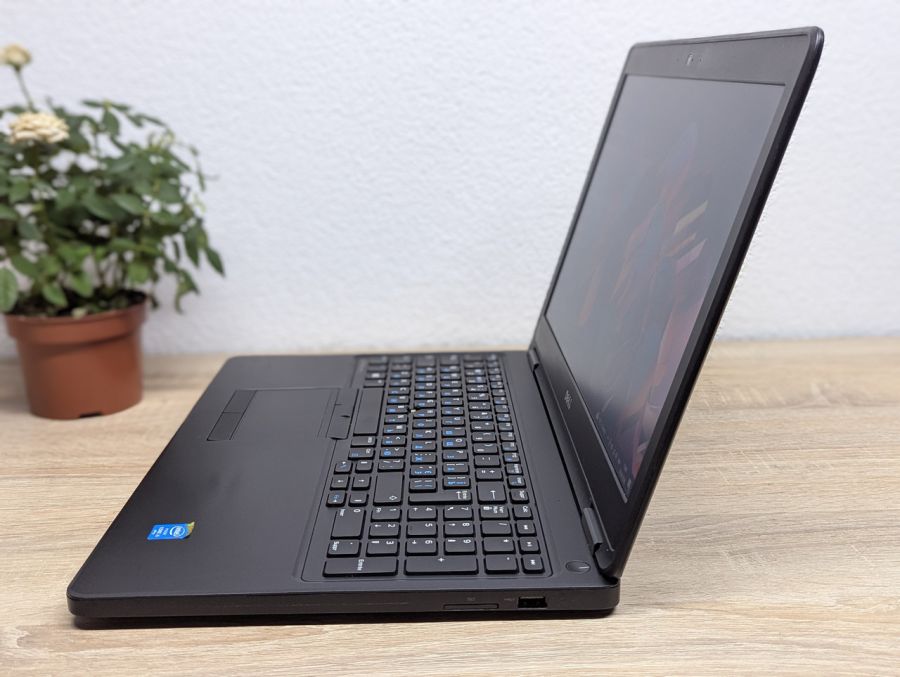 Уцінка! Ноутбук Б/В Dell Latitude E5550, Intel Core i5-5300U, DDR3 8 GB, SSD 128GB, 15.6" HD