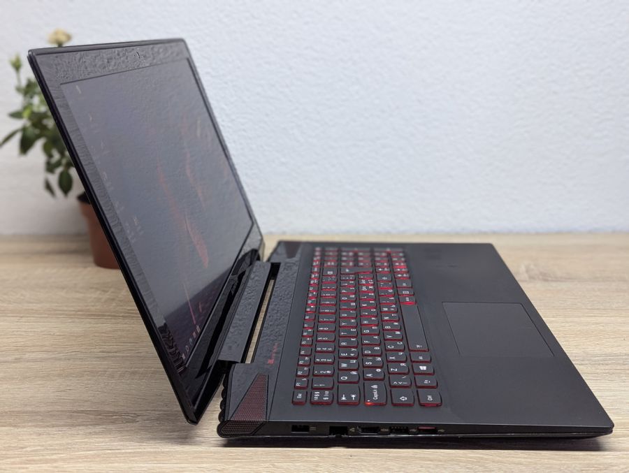 Уцінка! Ноутбук Б/В Lenovo IdeaPad Y50-70, Intel Core i7-4720HQ, DDR3 16 GB, SSD 360GB, NVIDIA GeForce GTX 960M 2Gb, 15.6" Full HD