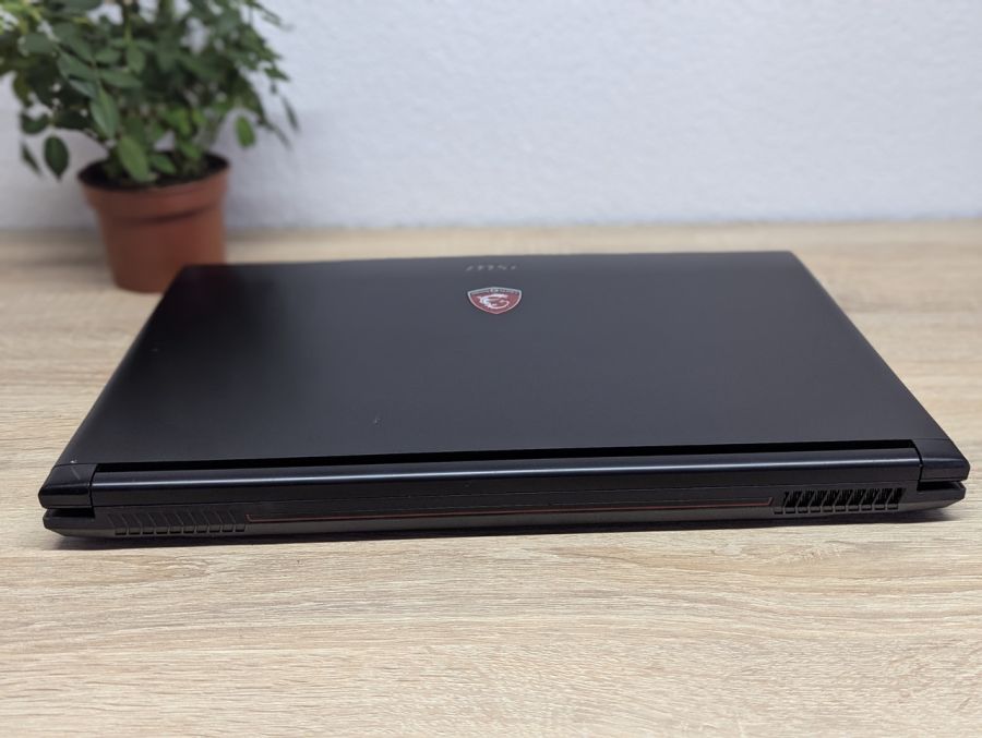 Ноутбук Б/В MSI MS-GL72, Intel Core i5-6300HQ, DDR4 16 GB, SSD 256GB + SSD 1TB, GTX 950M 2Gb, 17" Full HD