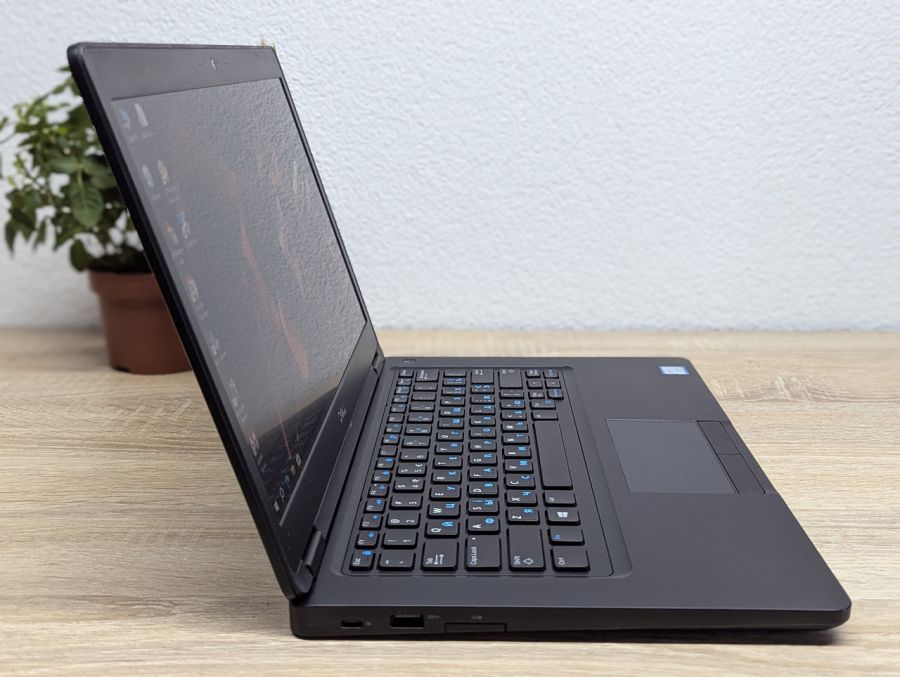 Ноутбук Б/В Dell Latitude 5490, Intel Core i5-8350U, DDR4 8 GB, SSD 256GB, 14" Full HD