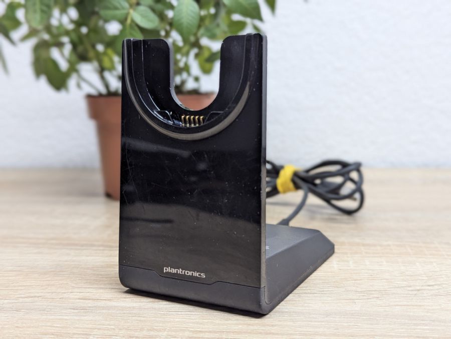 Б/В Док-станція для бездротової гарнітури Plantronics Voyager Focus UC B825 203079-101