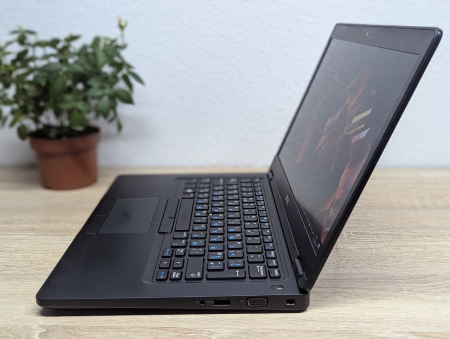 Уцінка! Ноутбук Б/В Dell Latitude 5490, Intel Core i5-8250U, DDR4 16 GB, SSD 256GB, 14" Full HD