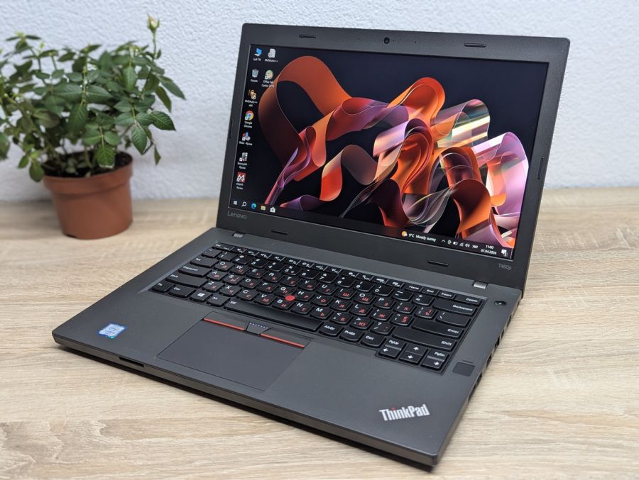 Уцінка! Ноутбук Б/В Lenovo ThinkPad T460P, Intel Core i5-6300HQ, DDR4 8 GB, SSD 128GB, 14" Full HD