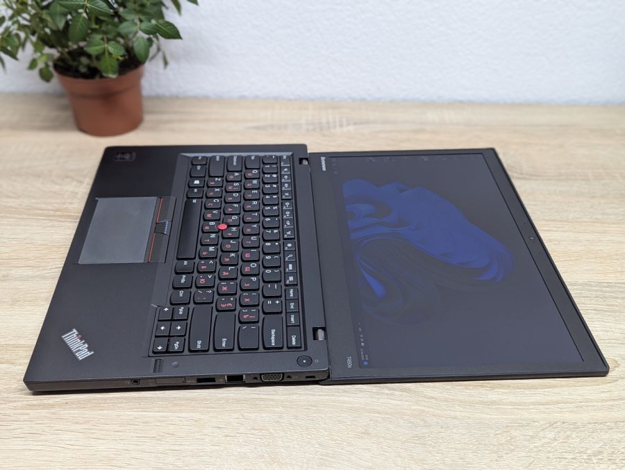 Ноутбук Б/В Lenovo ThinkPad T450S, Intel Core i5-5300U, DDR3 12 GB, SSD 256GB, 14" HD