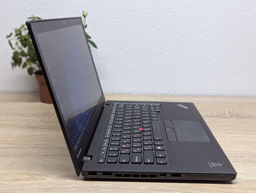 Ноутбук Б/В Lenovo ThinkPad T450S, Intel Core i5-5300U, DDR3 12 GB, SSD 256GB, 14" HD